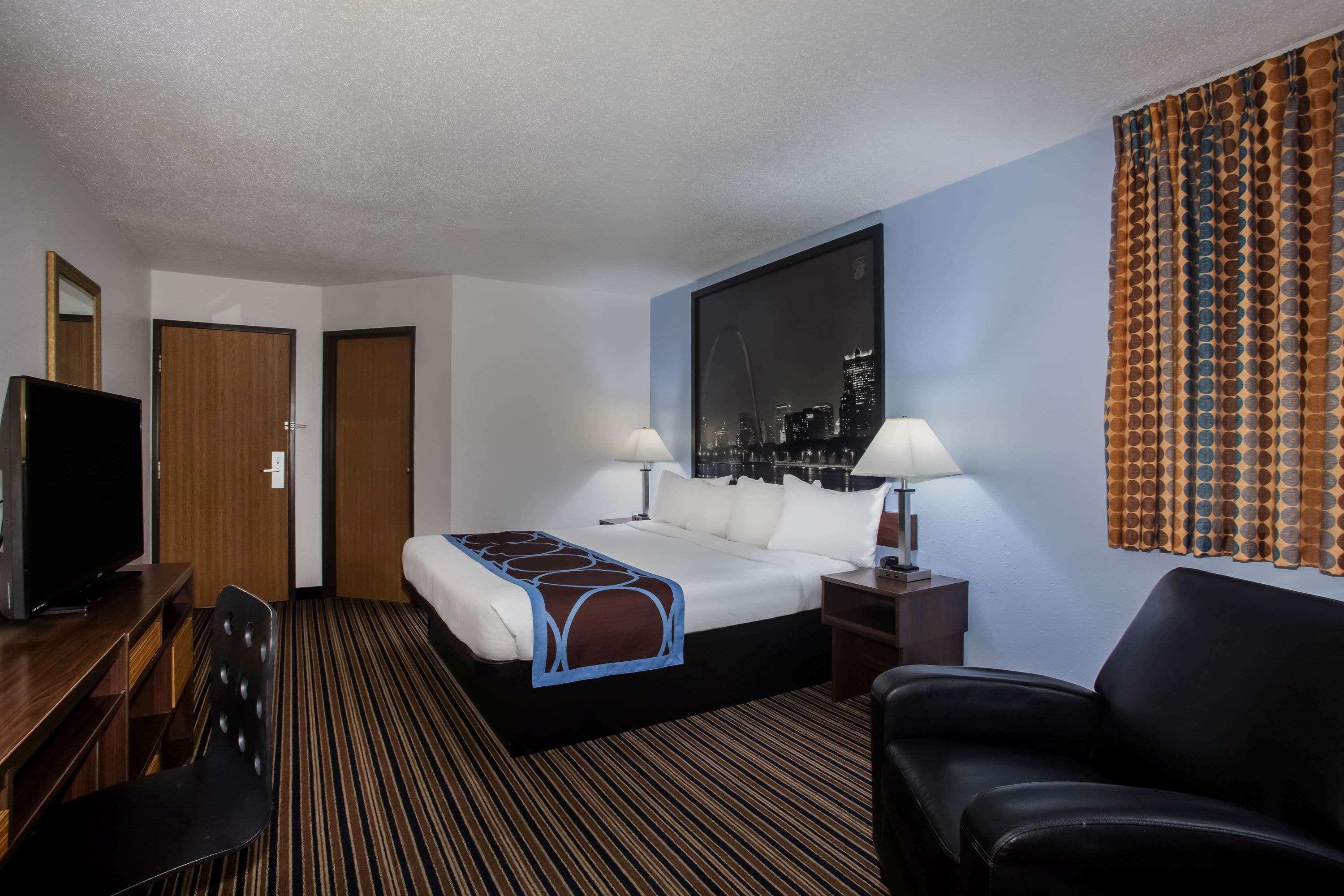 Super 8 By Wyndham Washington Hotel Exterior photo