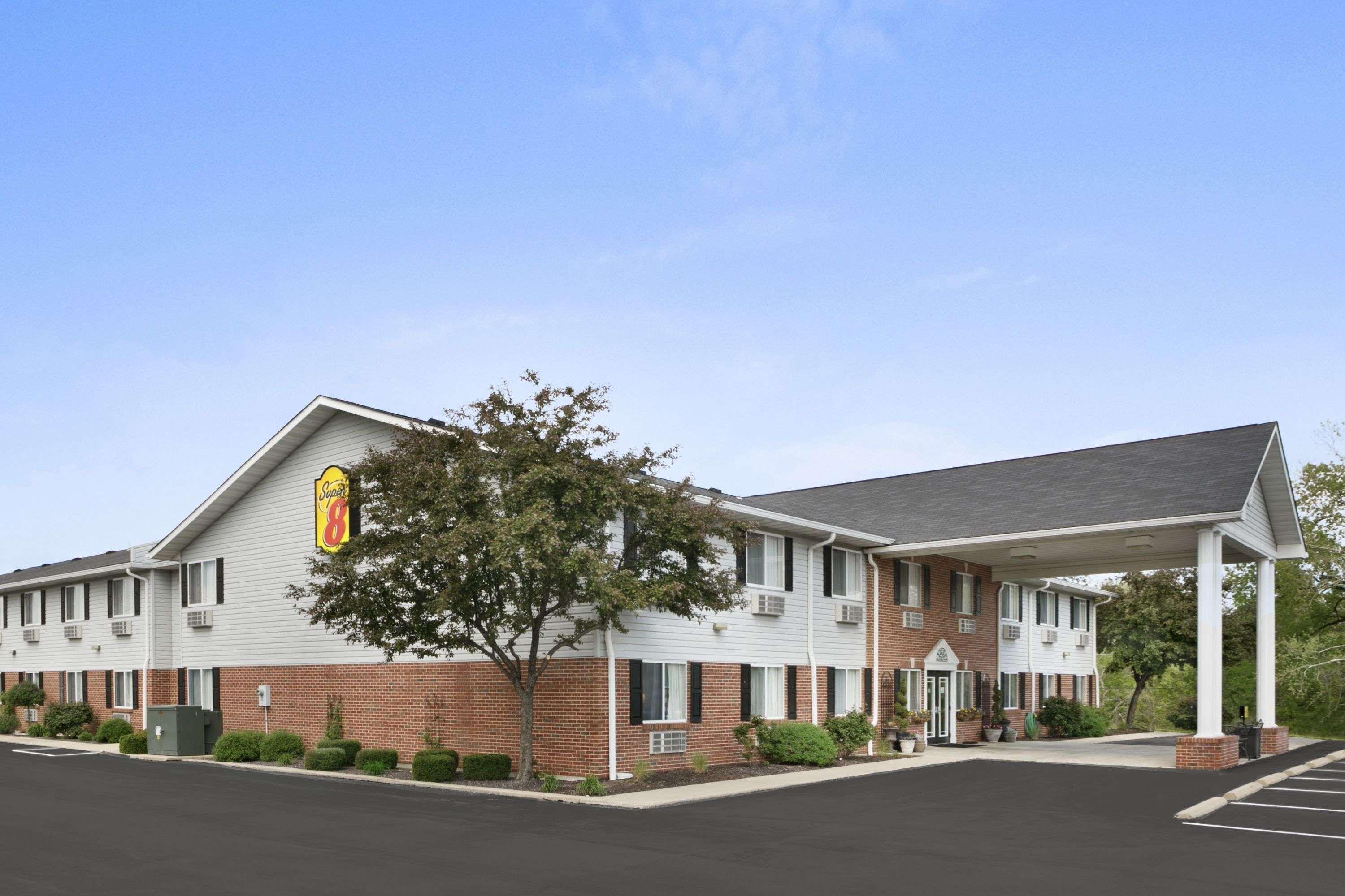 Super 8 By Wyndham Washington Hotel Exterior photo